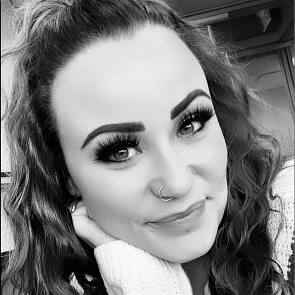 Meet your Posher, Lynsey - Picture 1 of 1